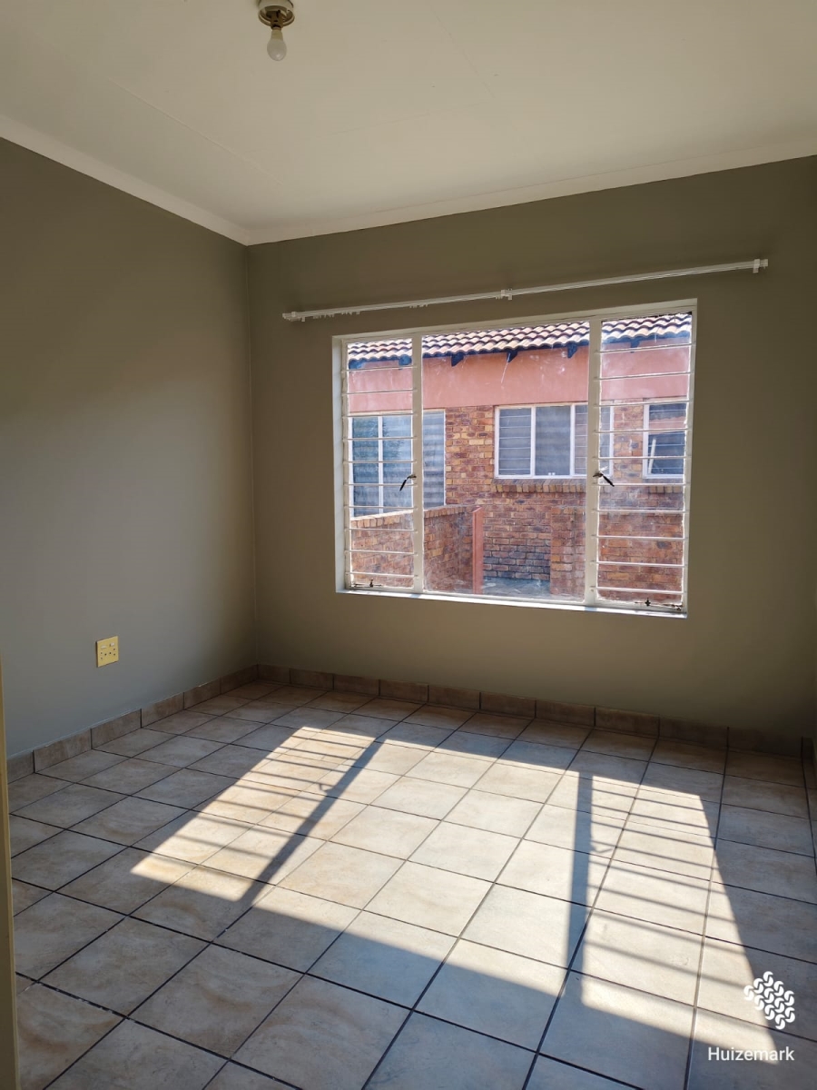 To Let 2 Bedroom Property for Rent in Vaalpark Free State